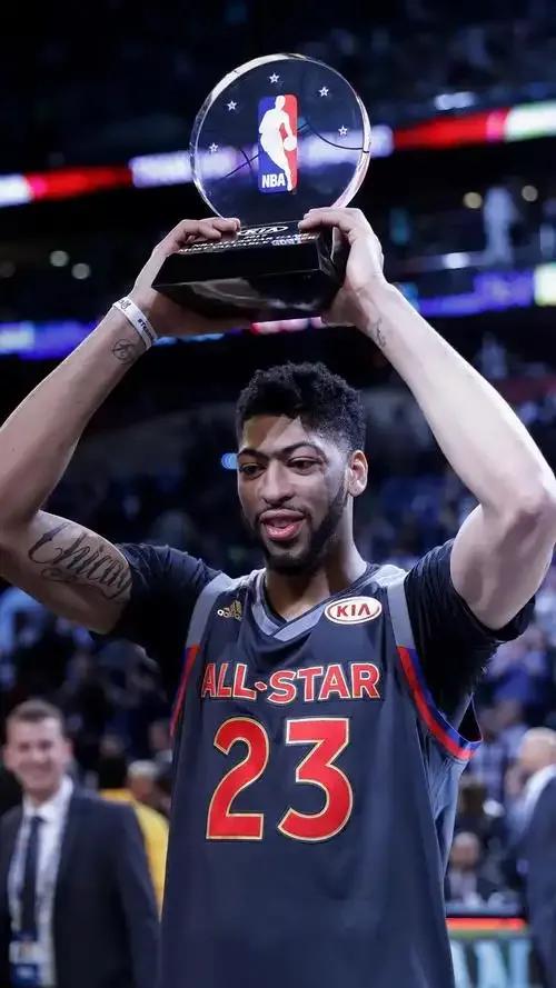 浓眉哥新星险胜表现突出，皇家马德里前途光明！赢得满堂喝彩