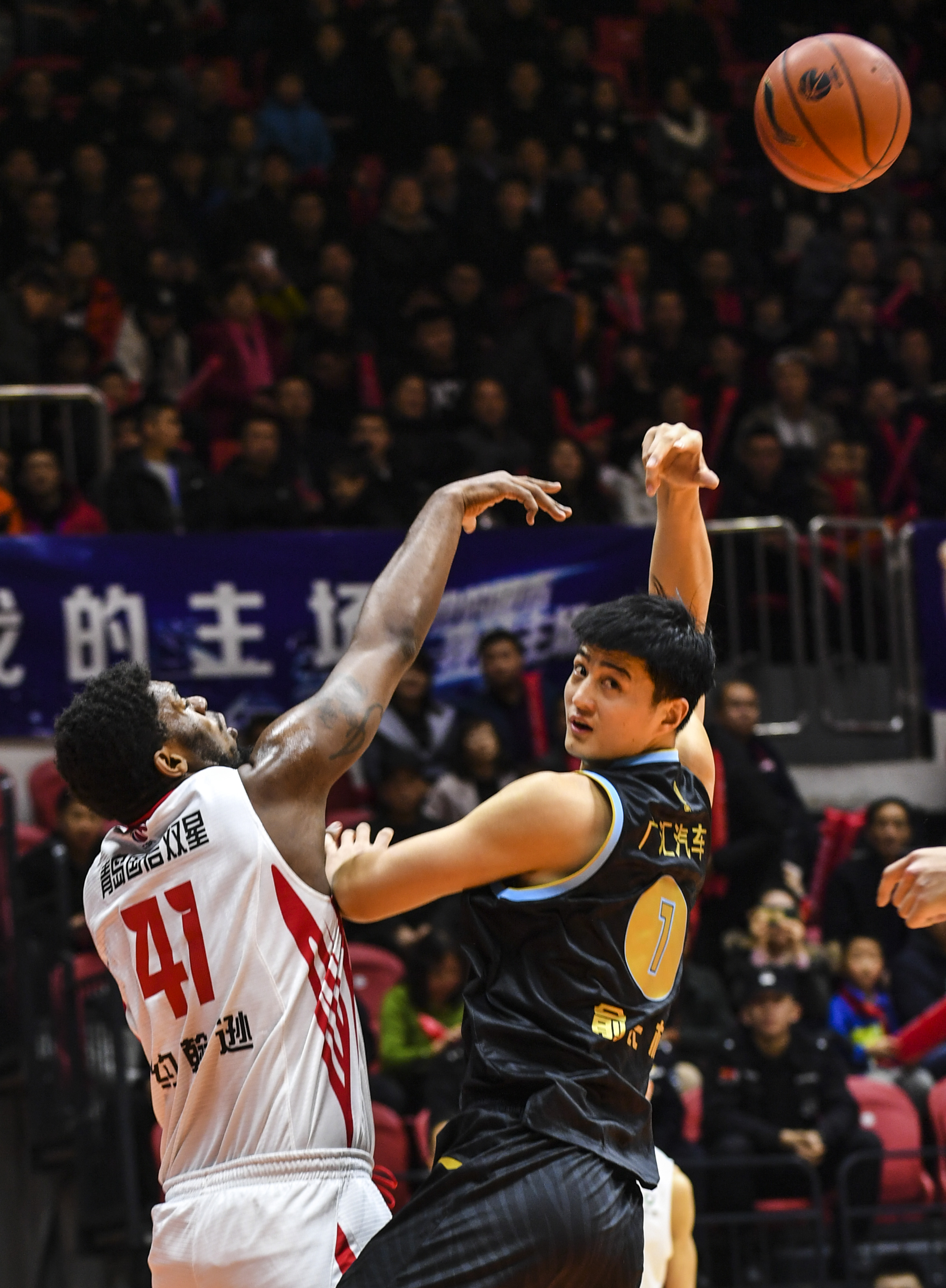 开云中国-里程碑夜新疆广汇复出首秀，葡超冲刺阶段刷纪录，悬念犹存，细节决定成败-开云中国